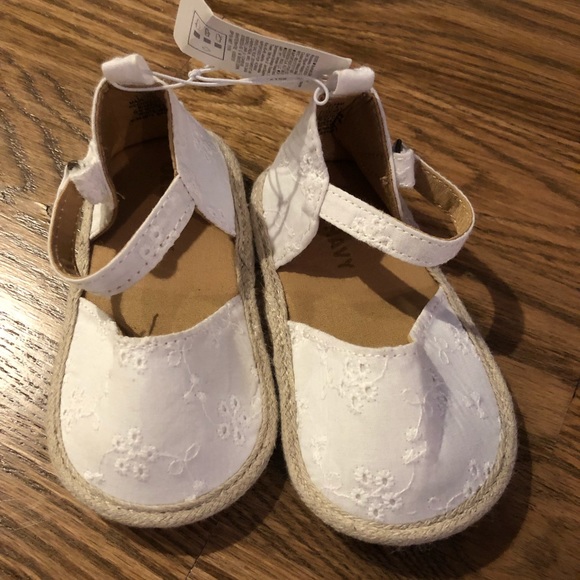 Old Navy Other - White eyelet shoes